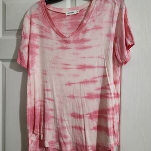 Amaryllis Pink and White Tie-Dye V-Neck Tee Size XL NWOT